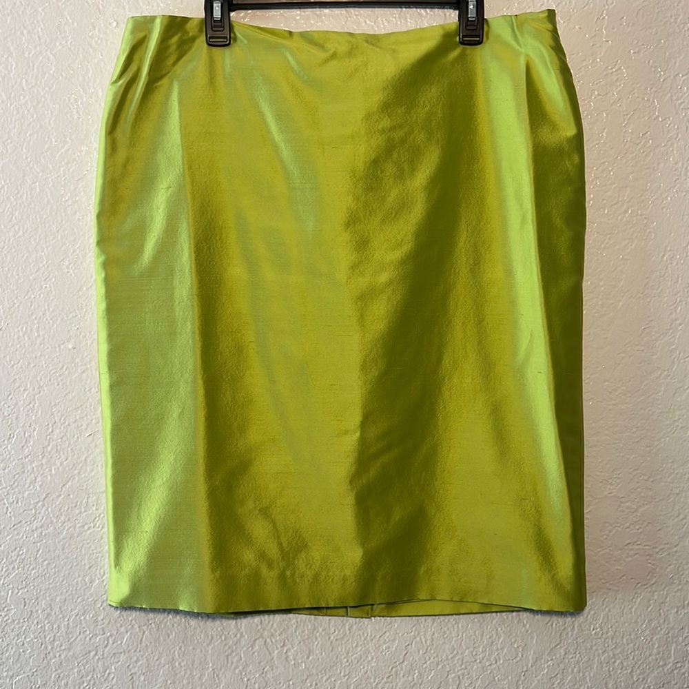 New Dana Buchman Silk Skirt Size 16